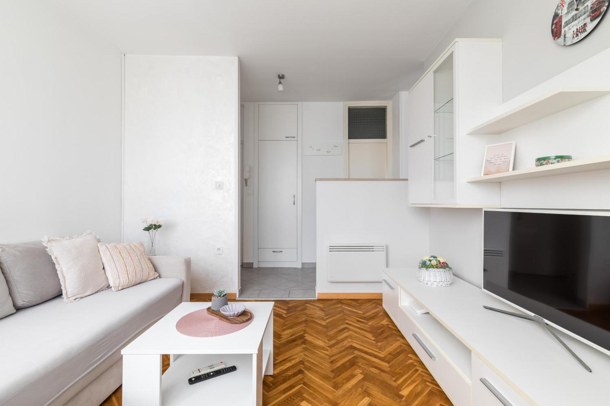 Apartament Aja
