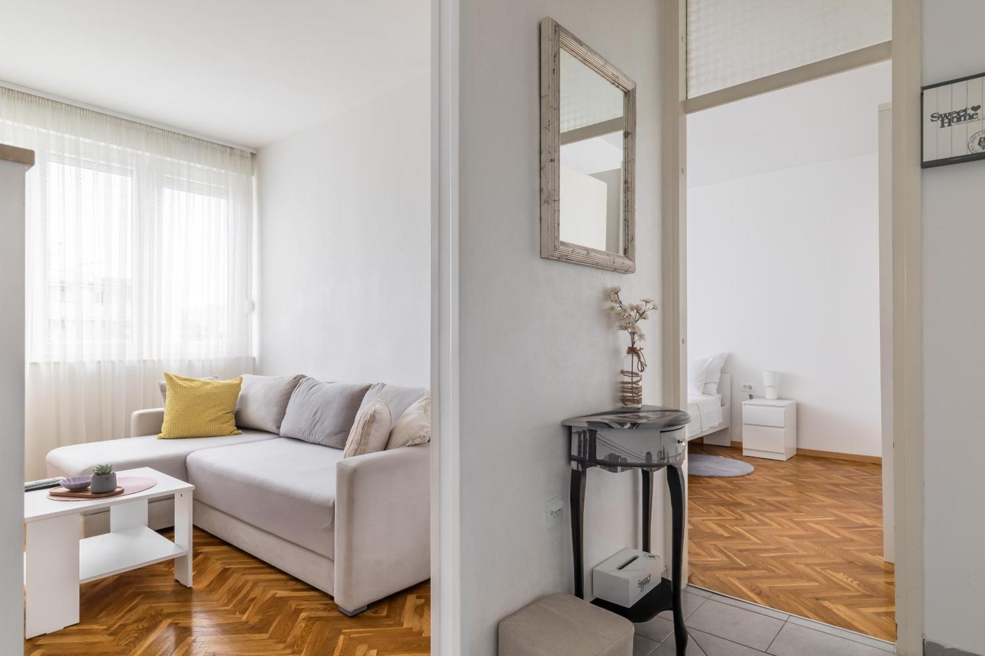 Apartament Aja *
